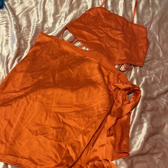 Satin 2 piece set worn once - Picture 2 of 2